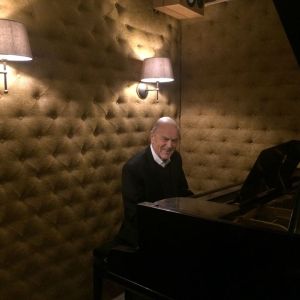 Ernst Rahofer mit Piano solo musikalisches Allerlei